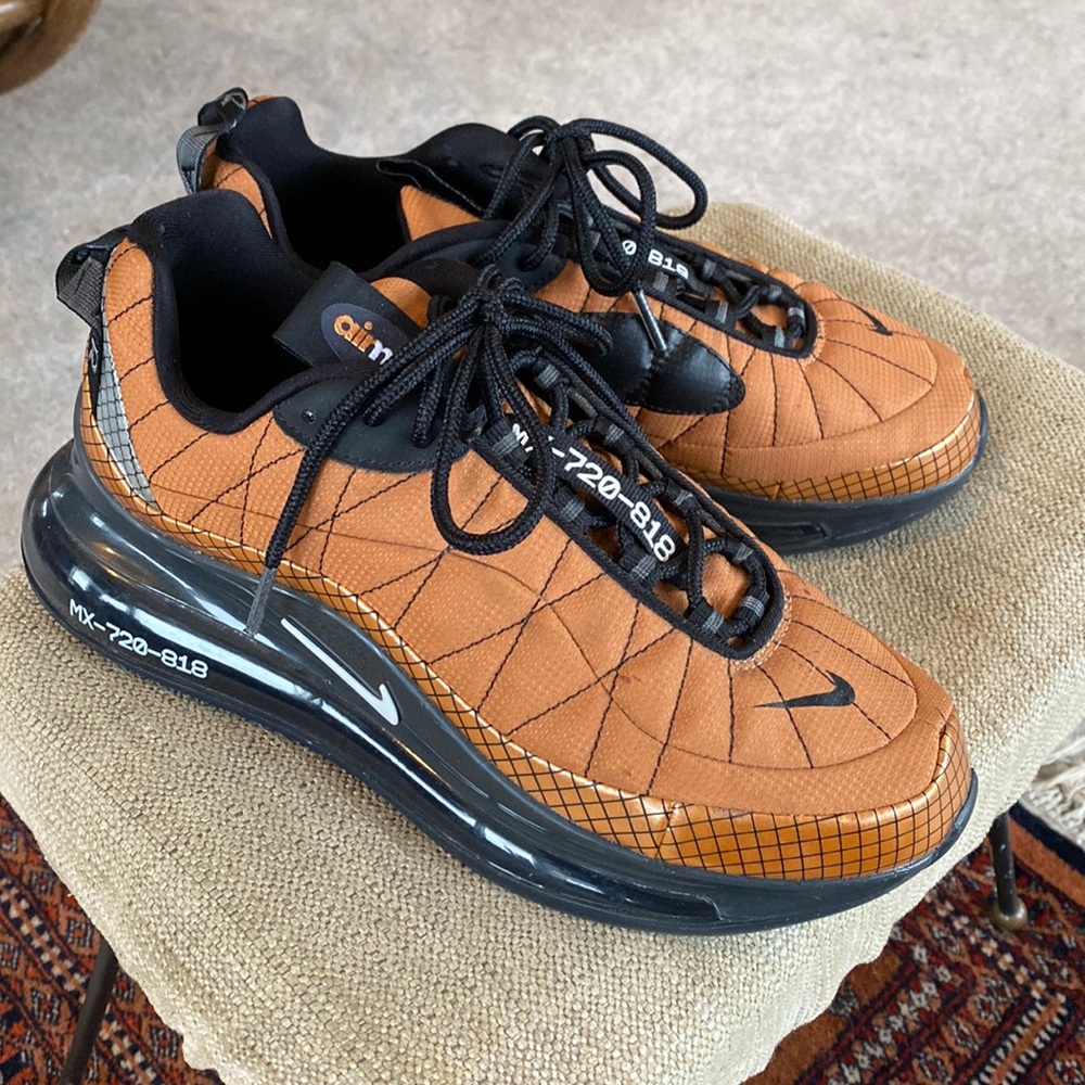 Nike 7Y/ womens 8.5 Air Max 720 in metallic copper